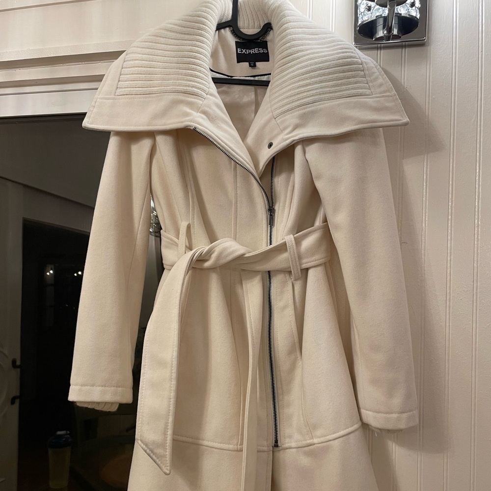 EXPRESS winter coat with a belt
